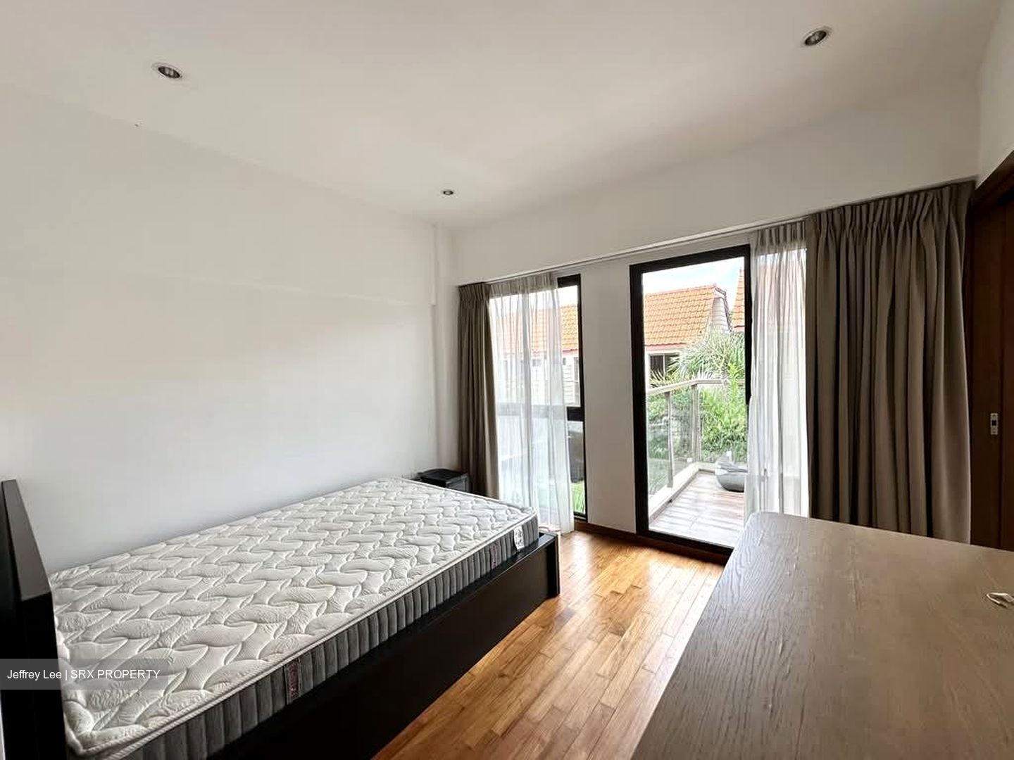 Holland Link (D10), Terrace #592487551